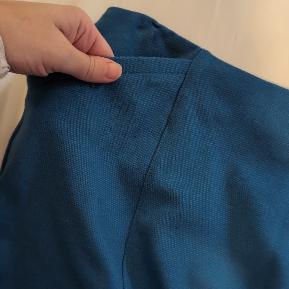 Cabi Sigourney Pencil Skirt - Picture 6 of 9